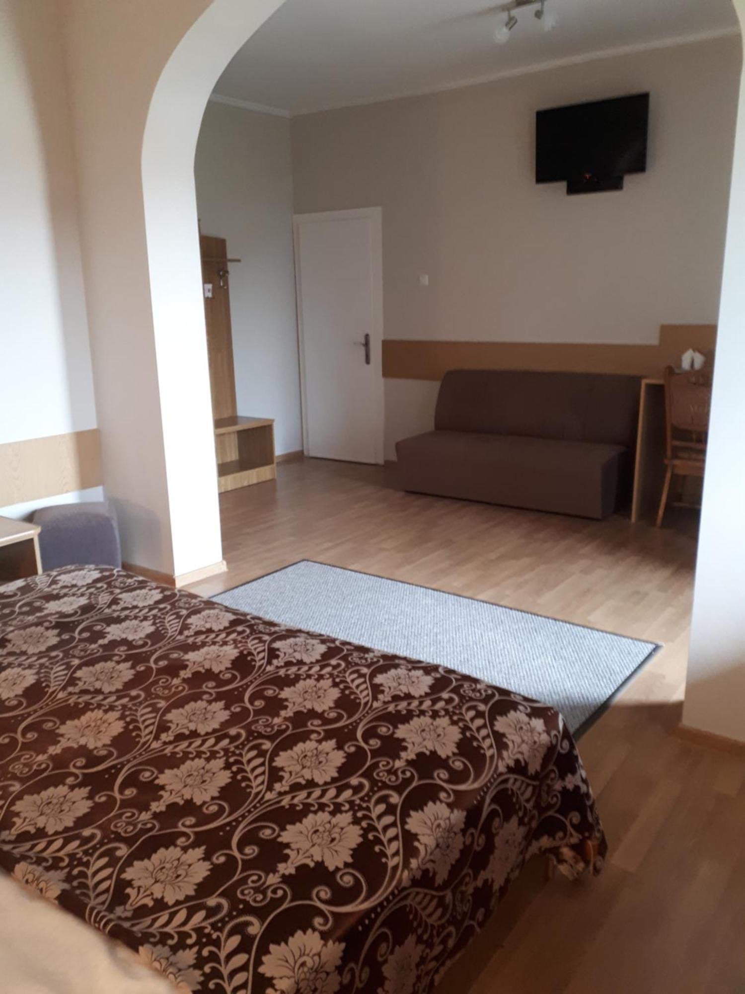Hotel Perla Σάτου Μάρε Εξωτερικό φωτογραφία