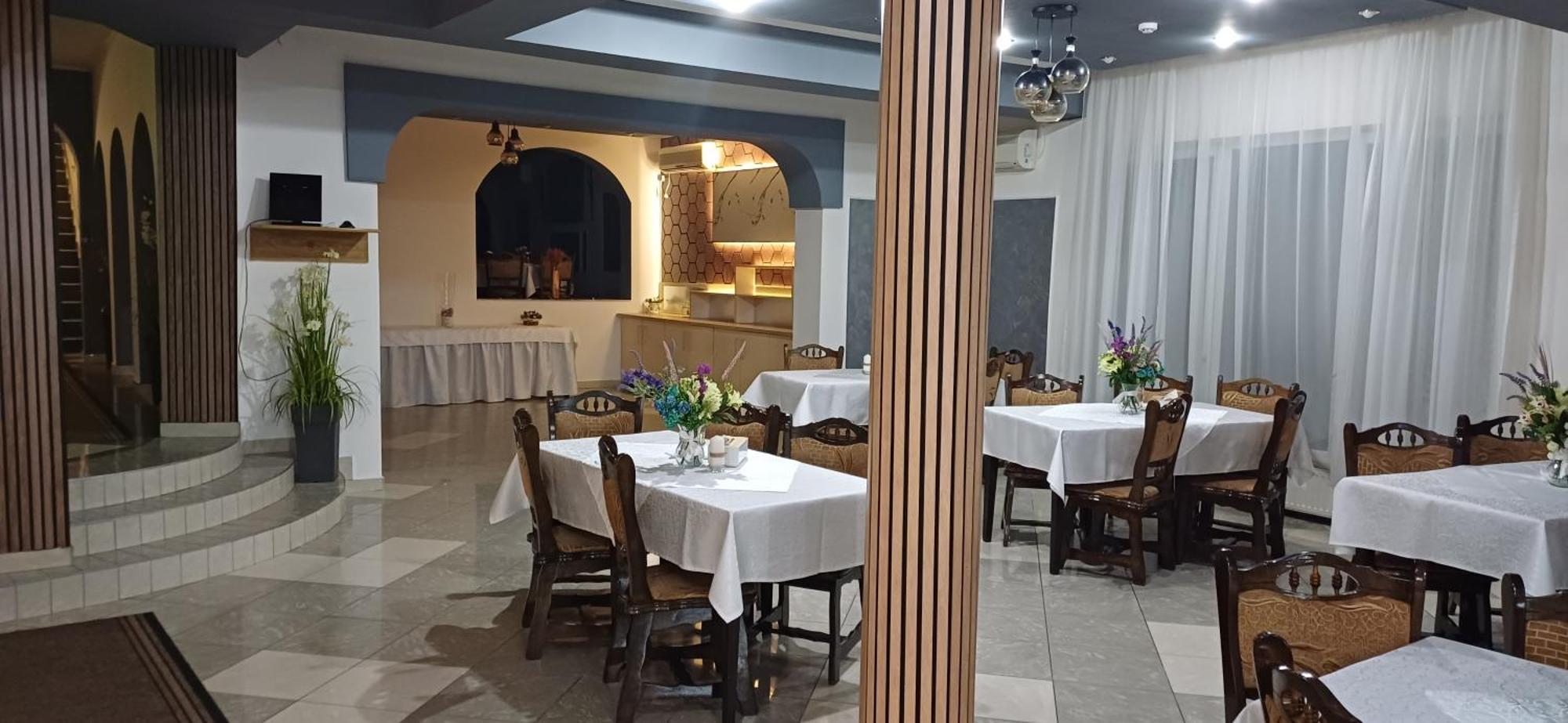Hotel Perla Σάτου Μάρε Εξωτερικό φωτογραφία
