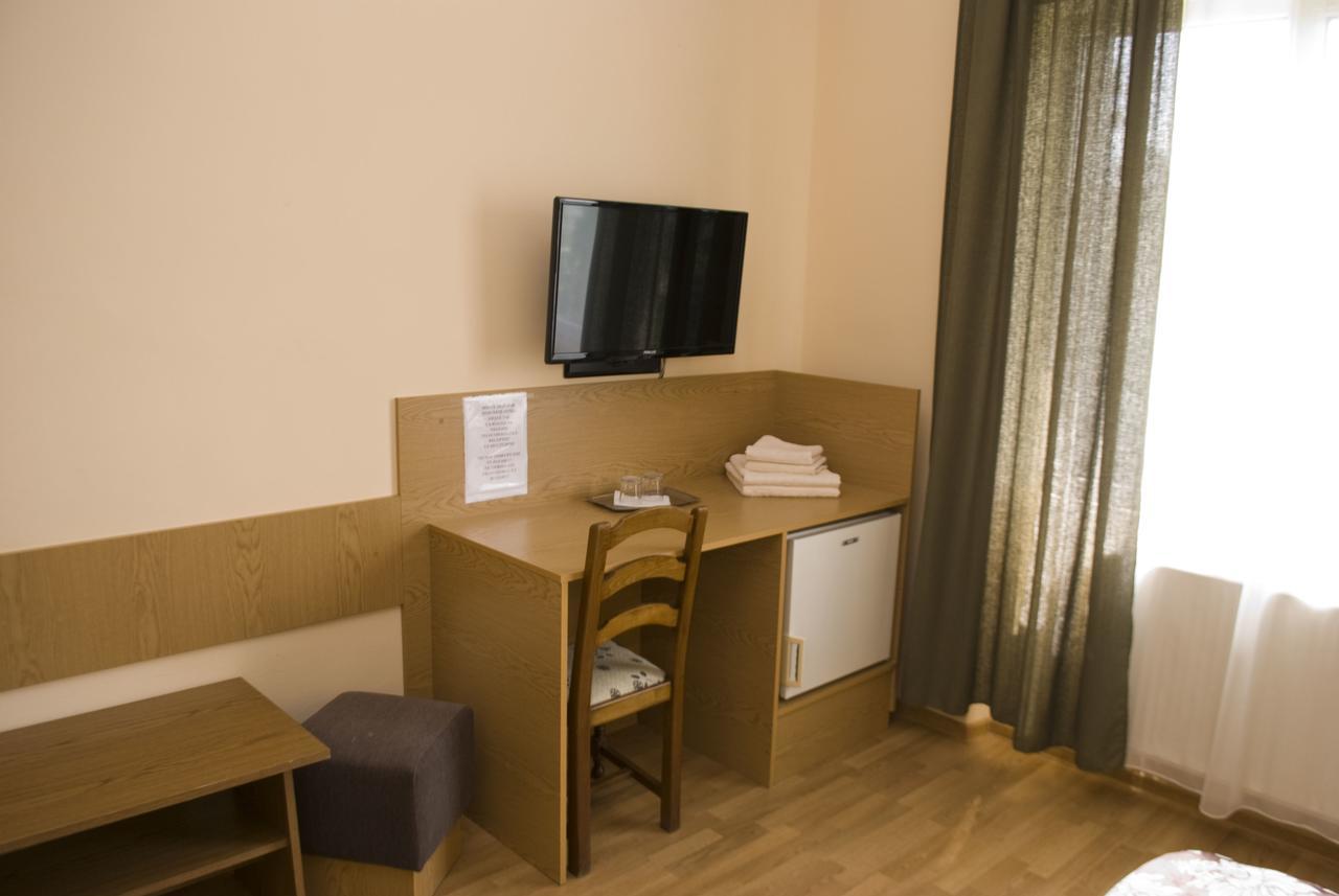 Hotel Perla Σάτου Μάρε Εξωτερικό φωτογραφία