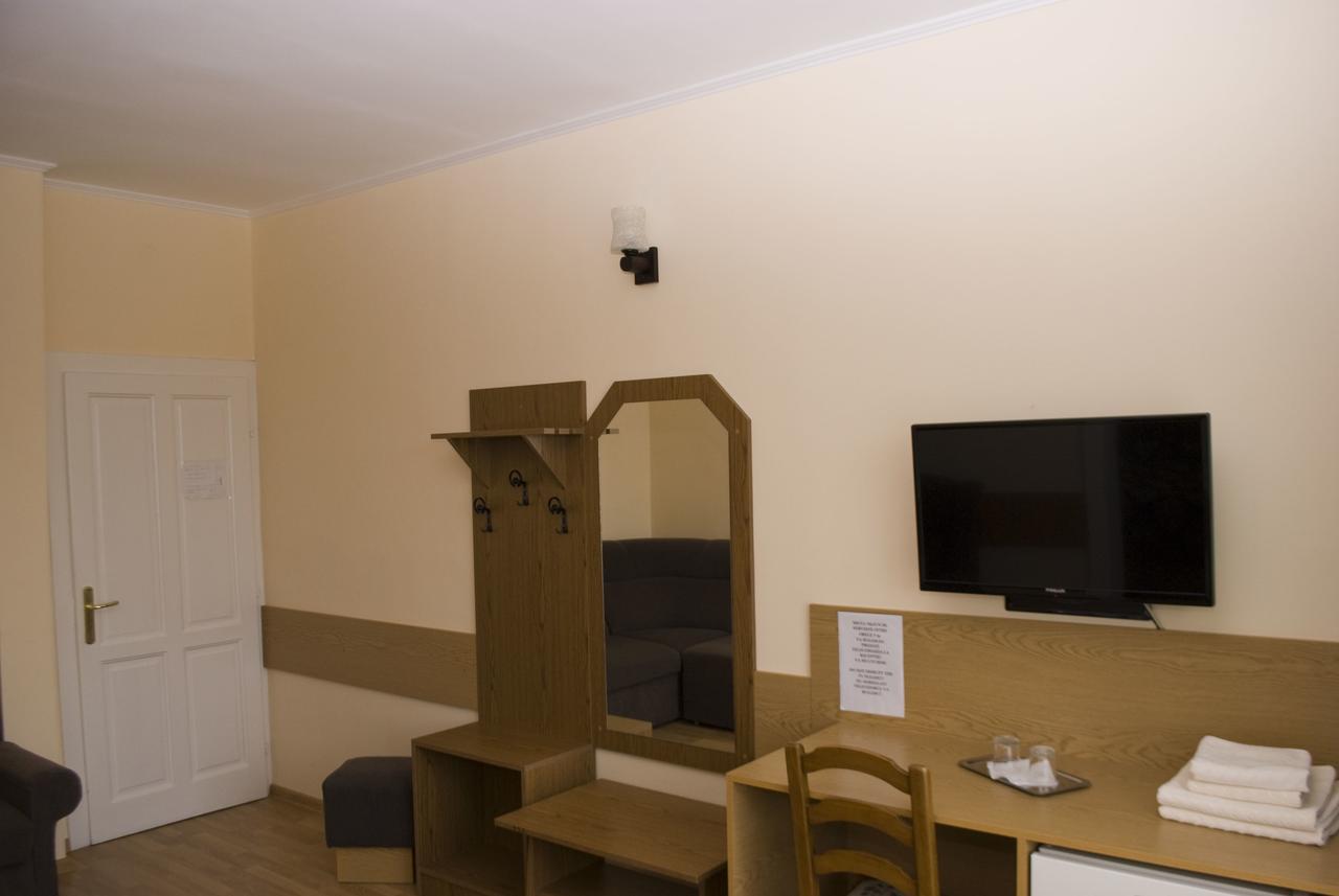 Hotel Perla Σάτου Μάρε Εξωτερικό φωτογραφία